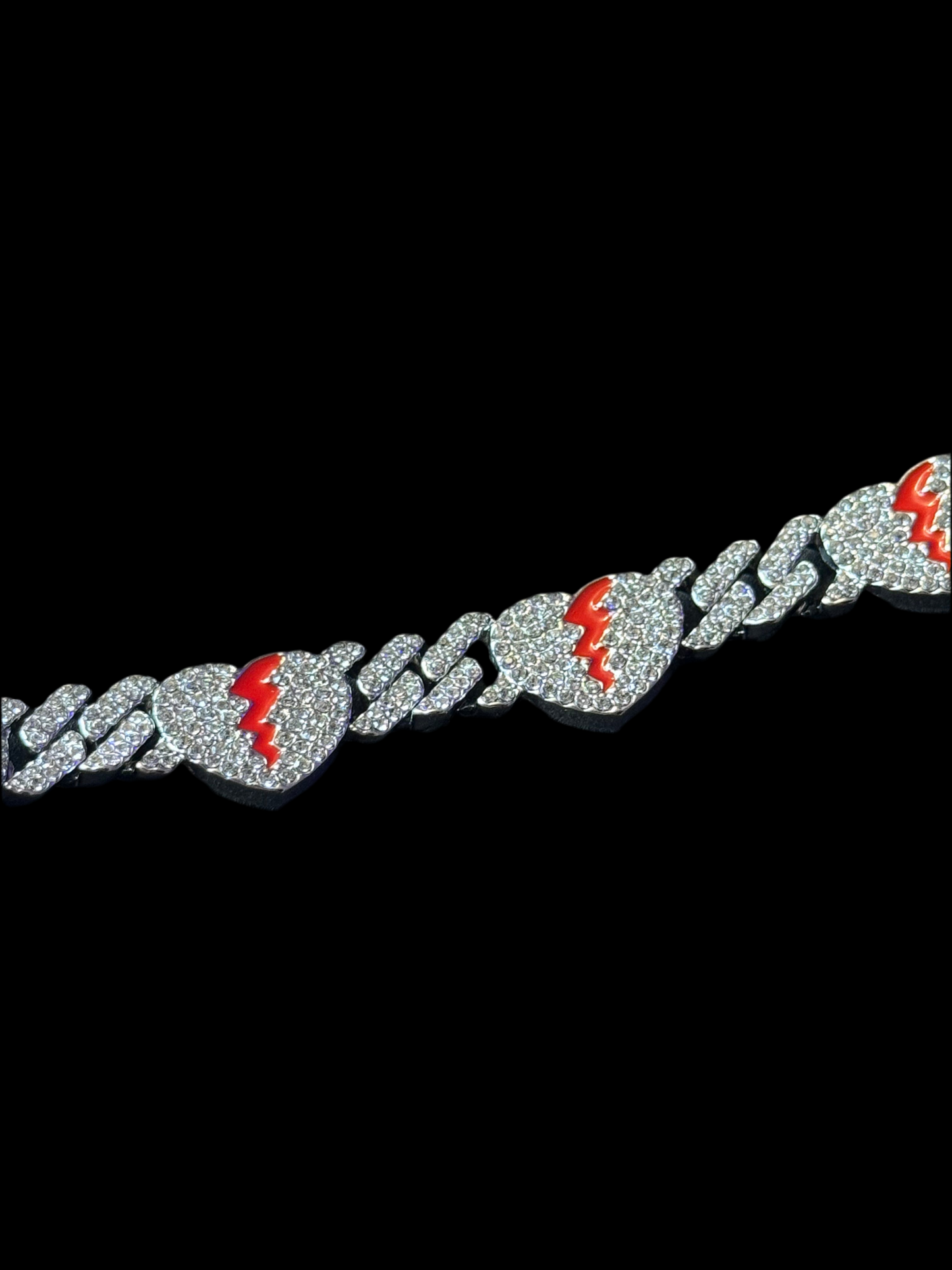 ARMBAND „BROKEN D“. Modeschmuck