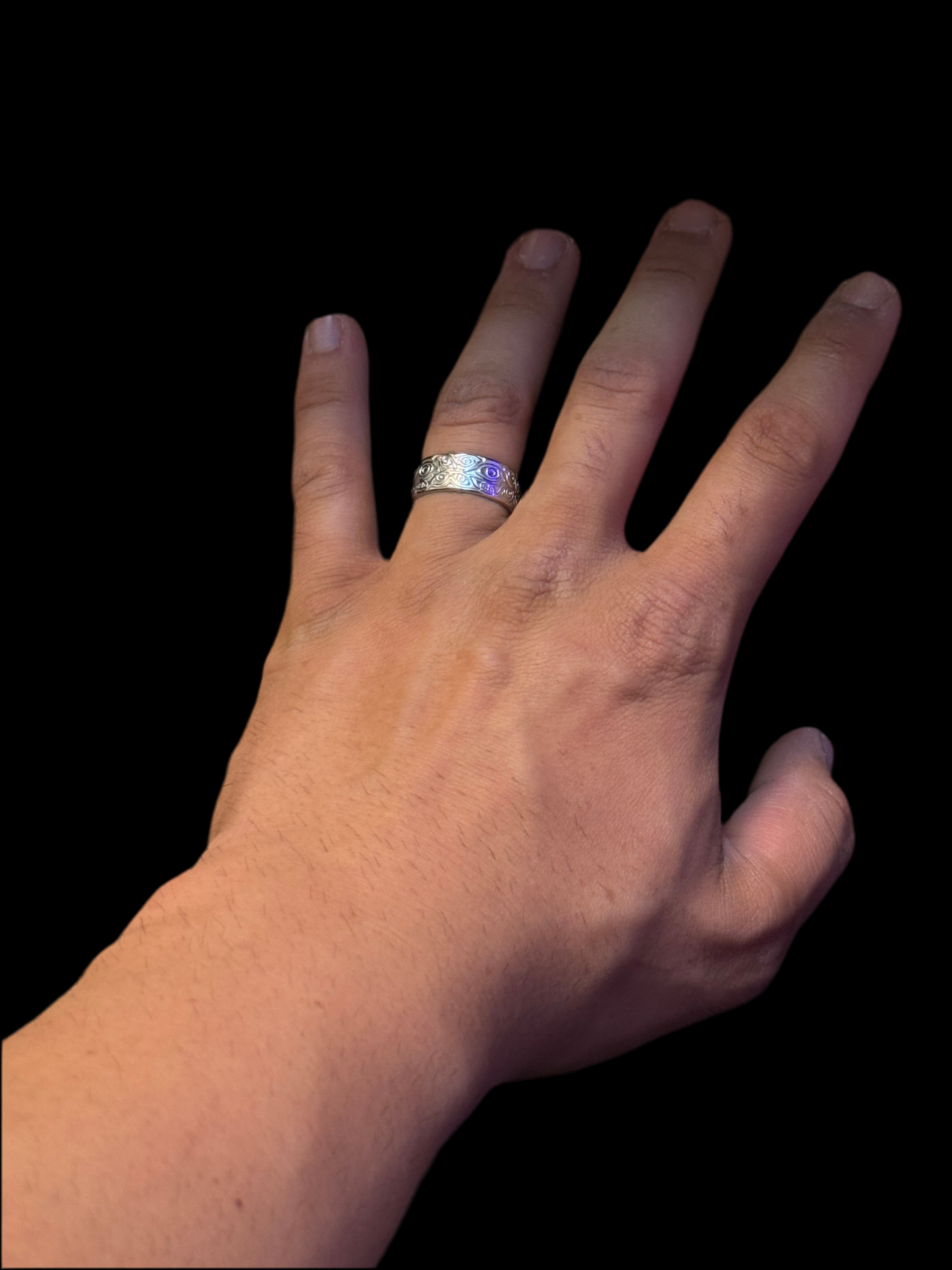 RING „DEVILEYZ“.                               Edelstahl