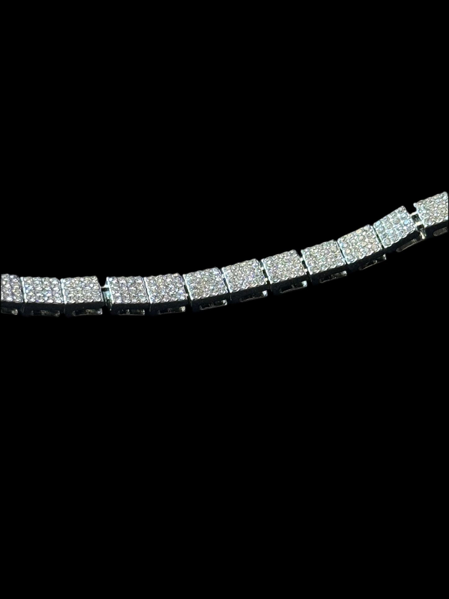 ARMBAND „W QUAD“.                           Modeschmuck