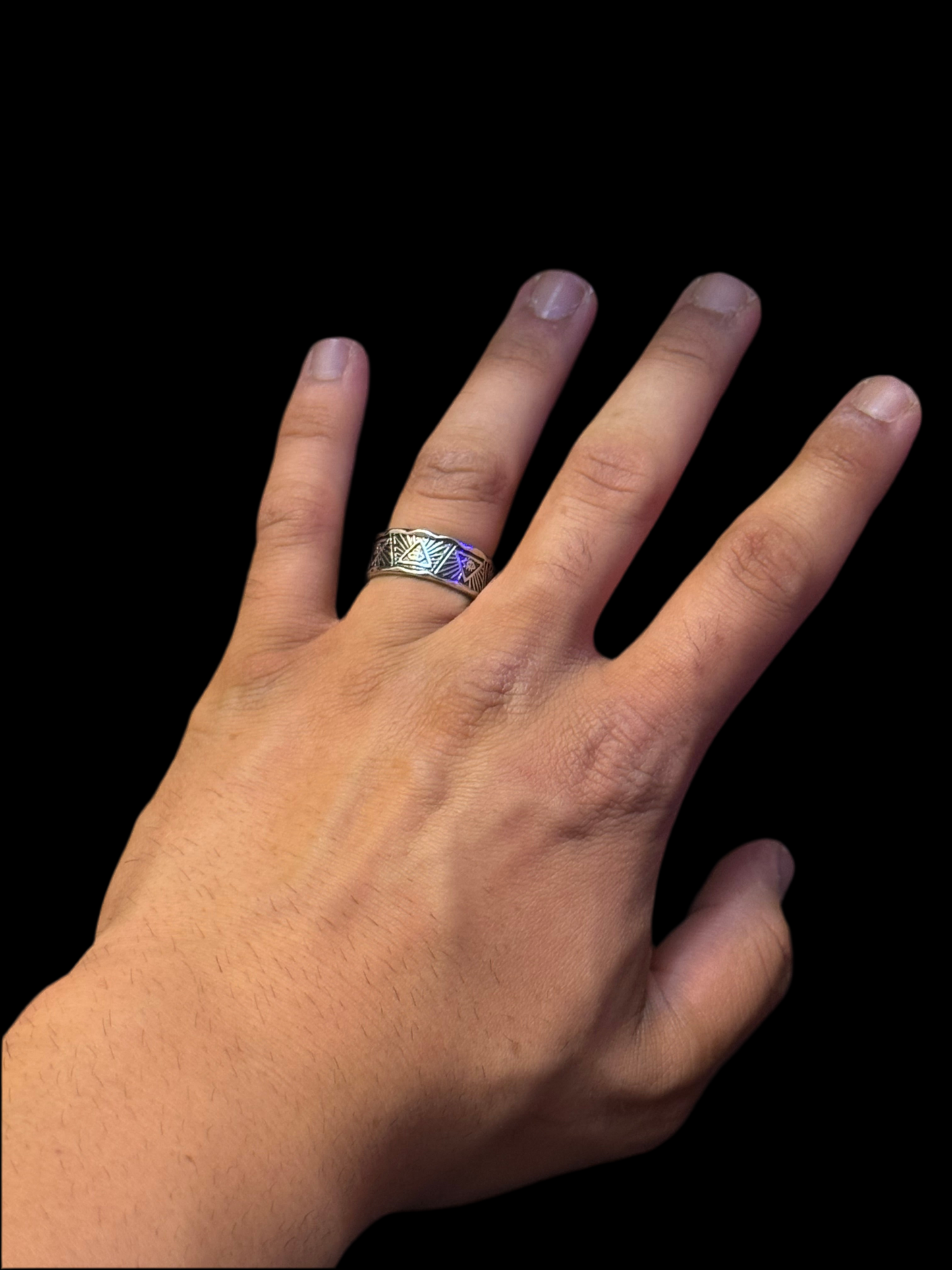 RING „ EYEZ T“.                                  Modeschmuck