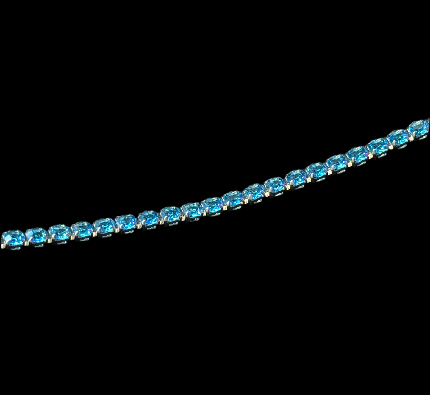 ARMBAND „BLUE ICE“.                           Modeschmuck