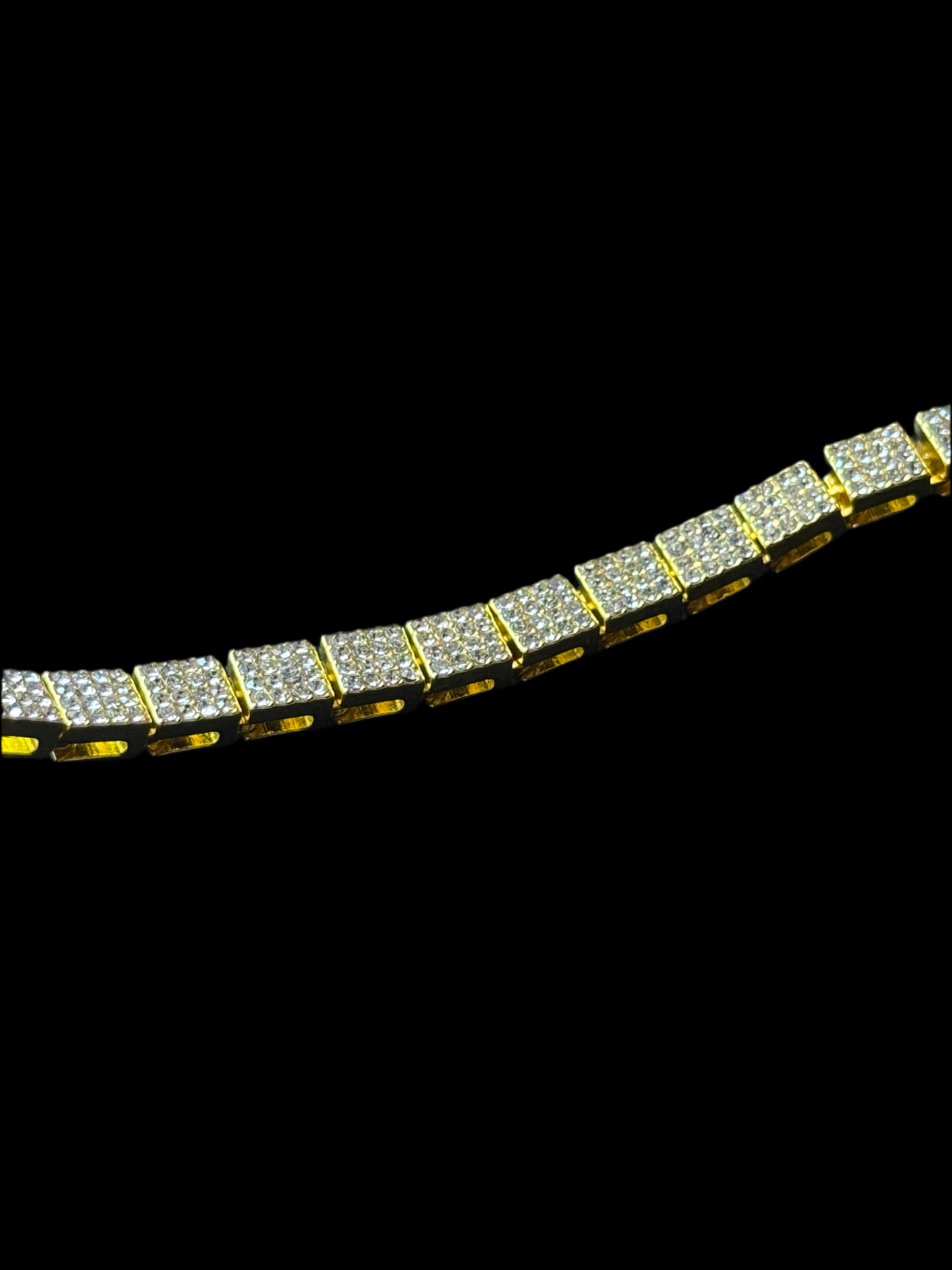 ARMBAND „ QUAD G“.                      
Modeschmuck